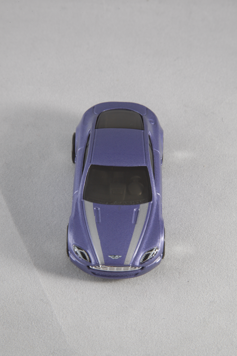 Illustration for article titled LaLD Car Week: Purple?!